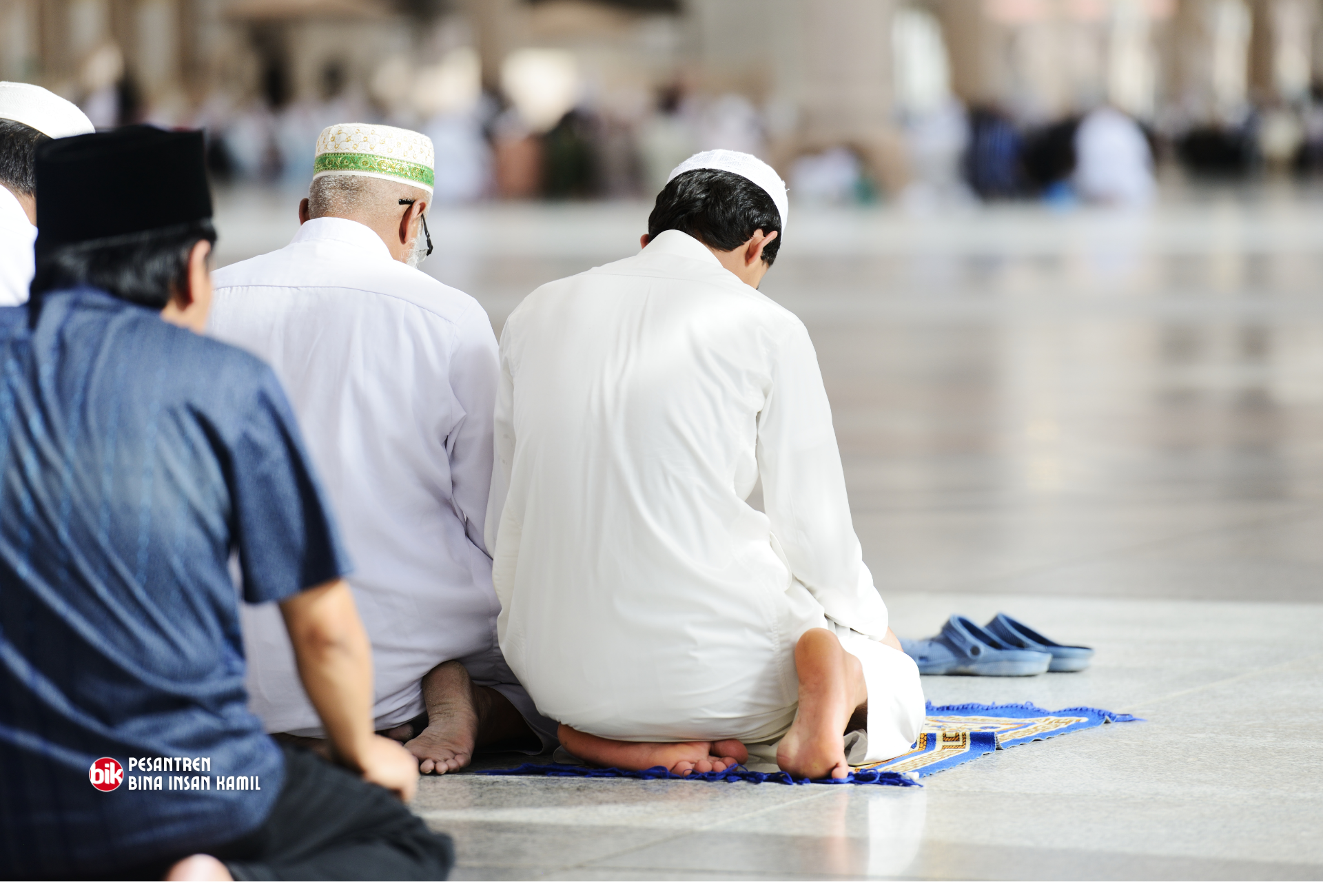 Haruskah Ikut Imam Yang Kelebihan Raka’at